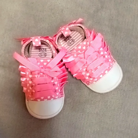 Tiger brand Baby Tennis Shoe in Pink & White. - Picture 2 of 4
